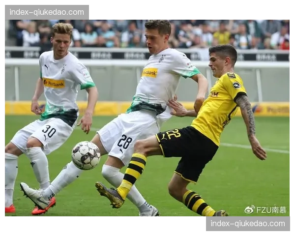 半场战报：门兴0-0沃尔夫斯堡，双方在边路的争夺极为激烈