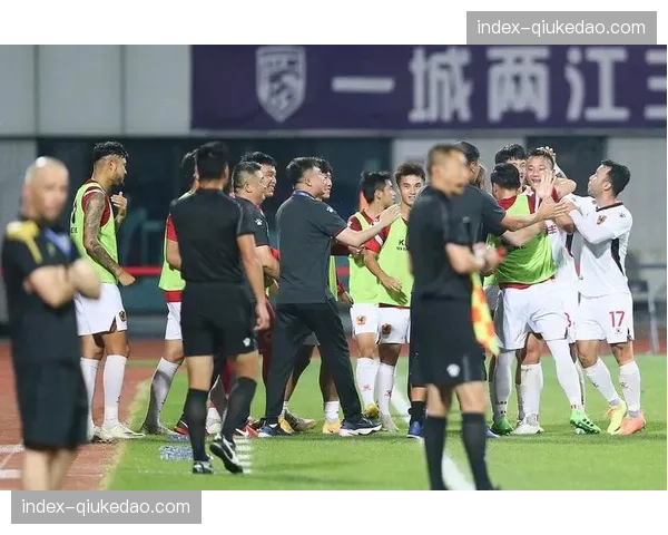 【2026年4月中超联赛·赛后·通讯通讯：武汉三镇绝杀背后的三次肋部小组配合实践